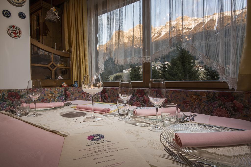 Hotel Des Alpes Soraga Eksteriør billede