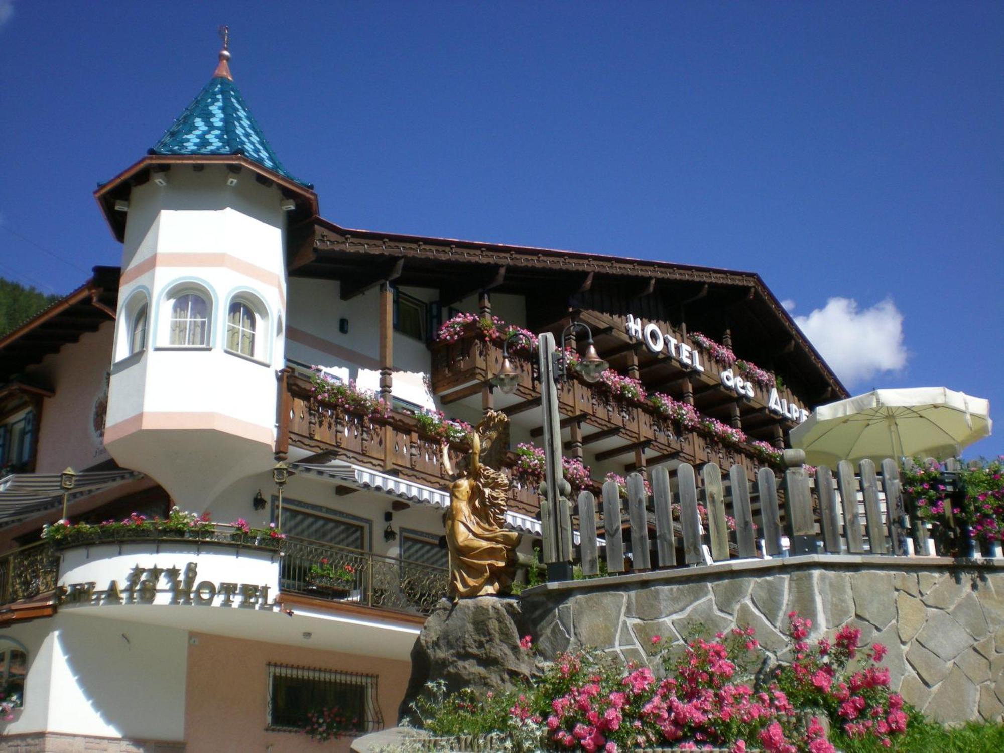 Hotel Des Alpes Soraga Eksteriør billede